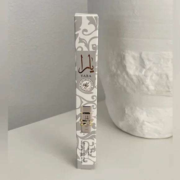 Lattafa Yara Moi Travel Spray - Picture 1 of 2